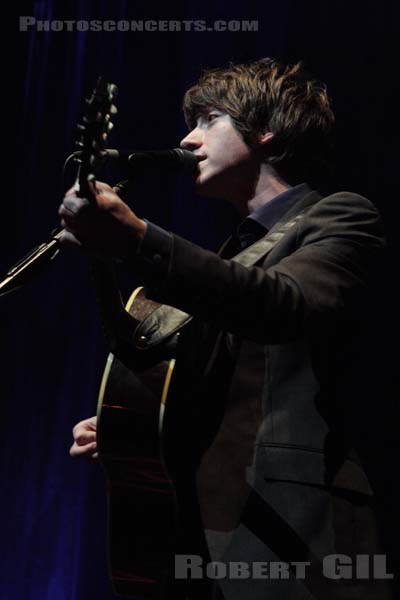 THE LAST SHADOW PUPPETS - 2008-08-26 - PARIS - Olympia - Alex Turner